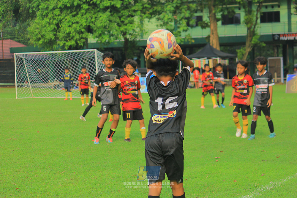 ijl u11 100526 jips soccer vs gagak muda
