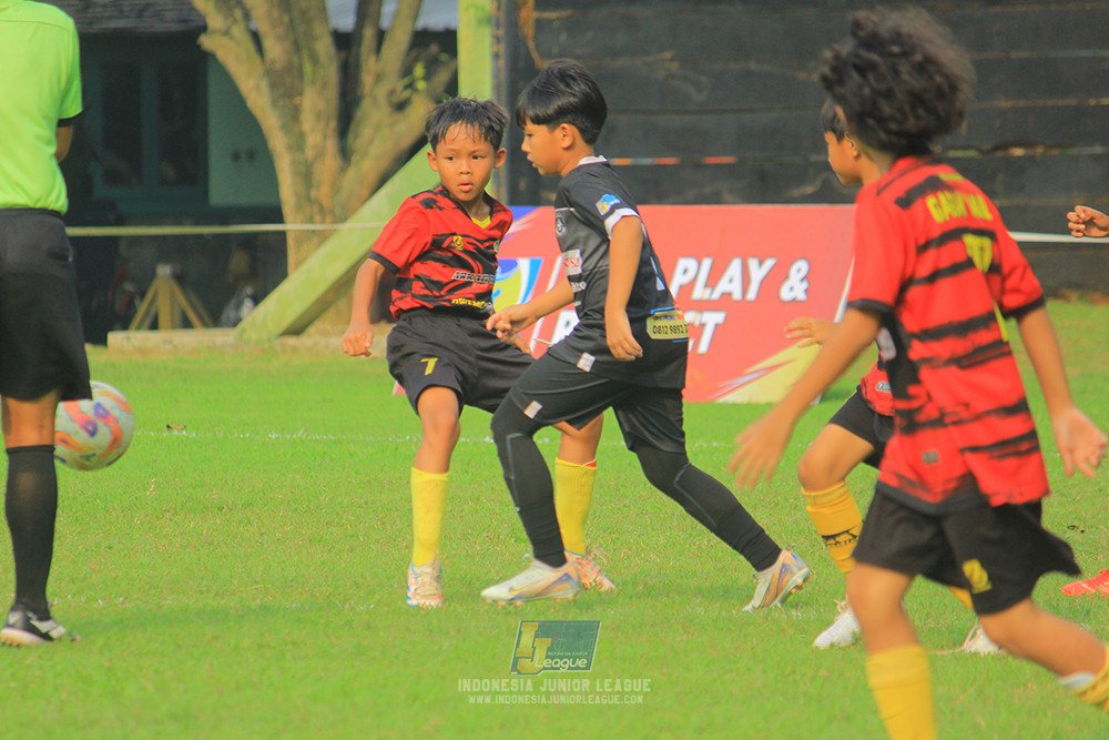 ijl u11 100526 jips soccer vs gagak muda