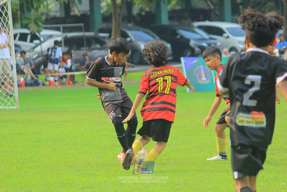 ijl u11 100526 jips soccer vs gagak muda