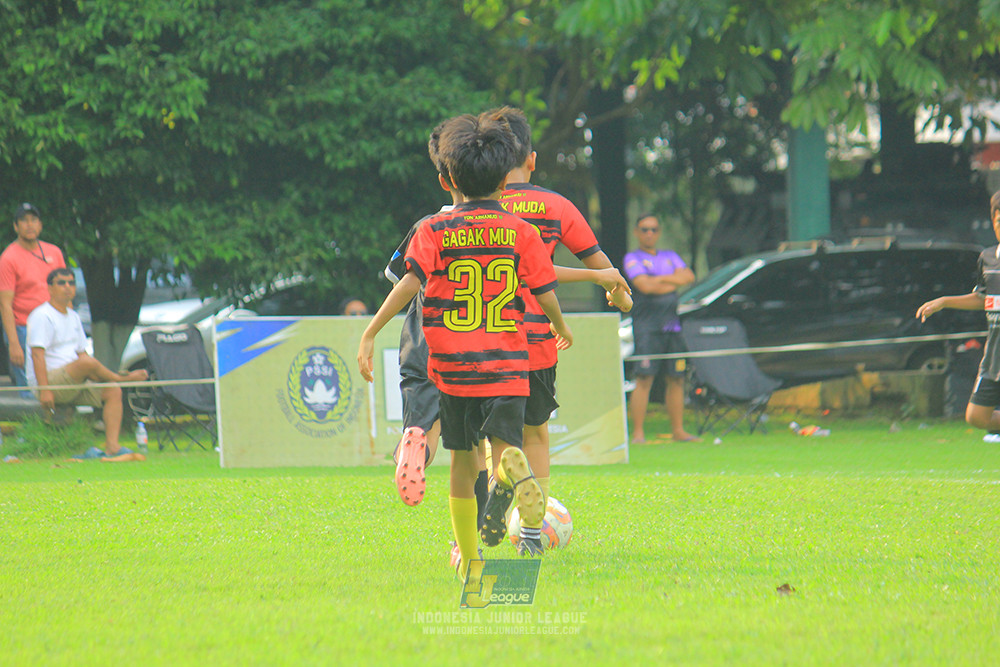 ijl u11 100526 jips soccer vs gagak muda