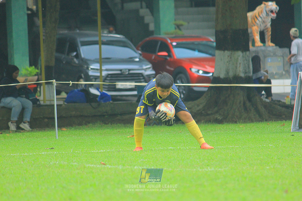 ijl u11 100526 jips soccer vs gagak muda