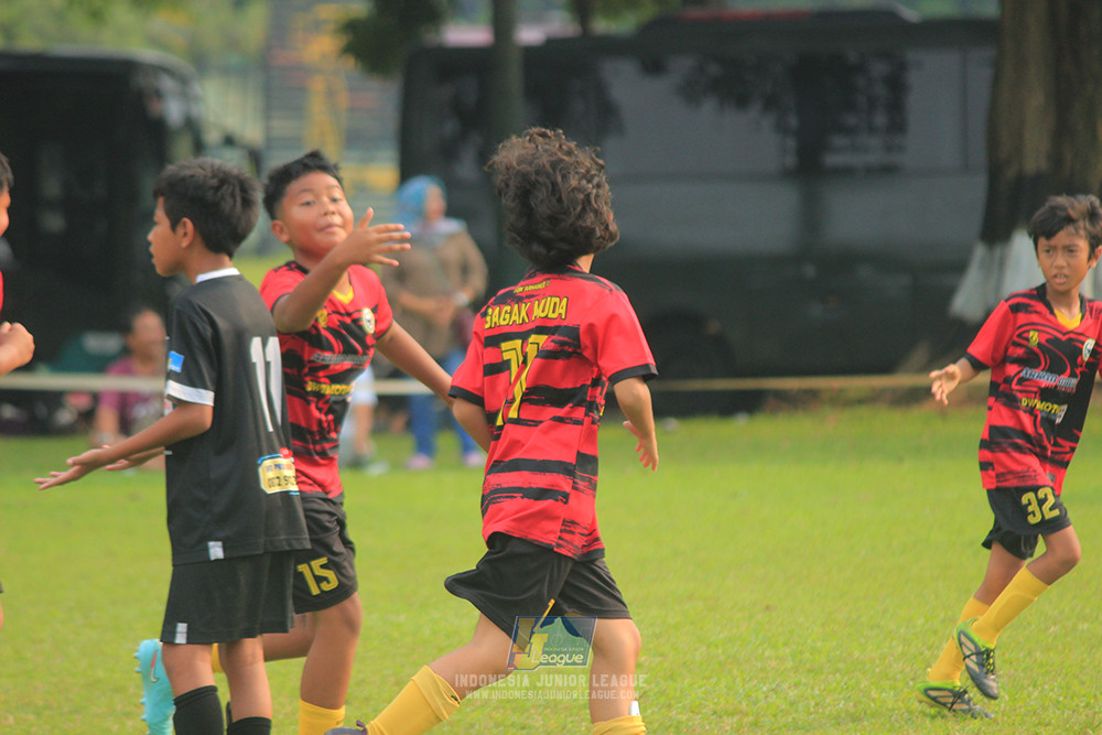 ijl u11 100526 jips soccer vs gagak muda
