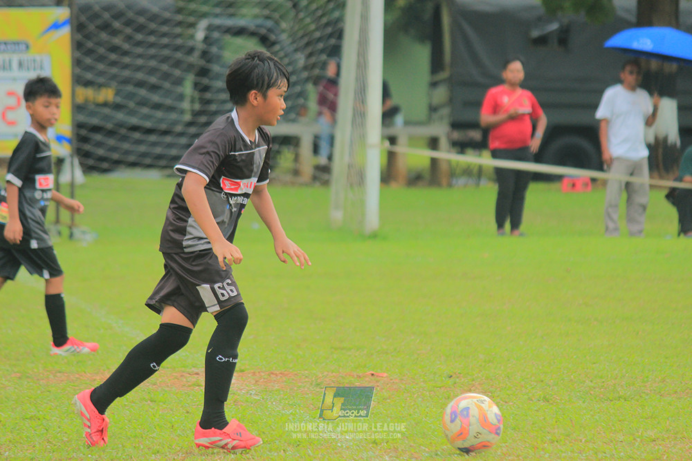 ijl u11 100526 jips soccer vs gagak muda