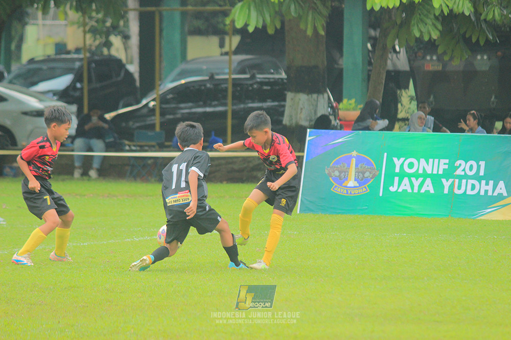 ijl u11 100526 jips soccer vs gagak muda