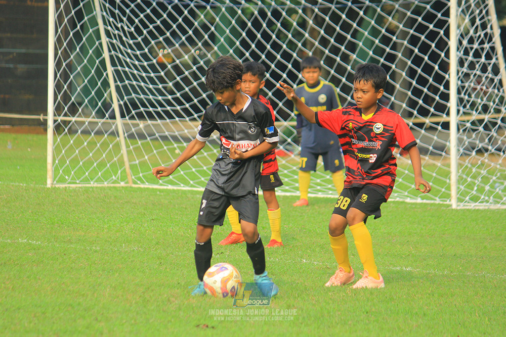 ijl u11 100526 jips soccer vs gagak muda