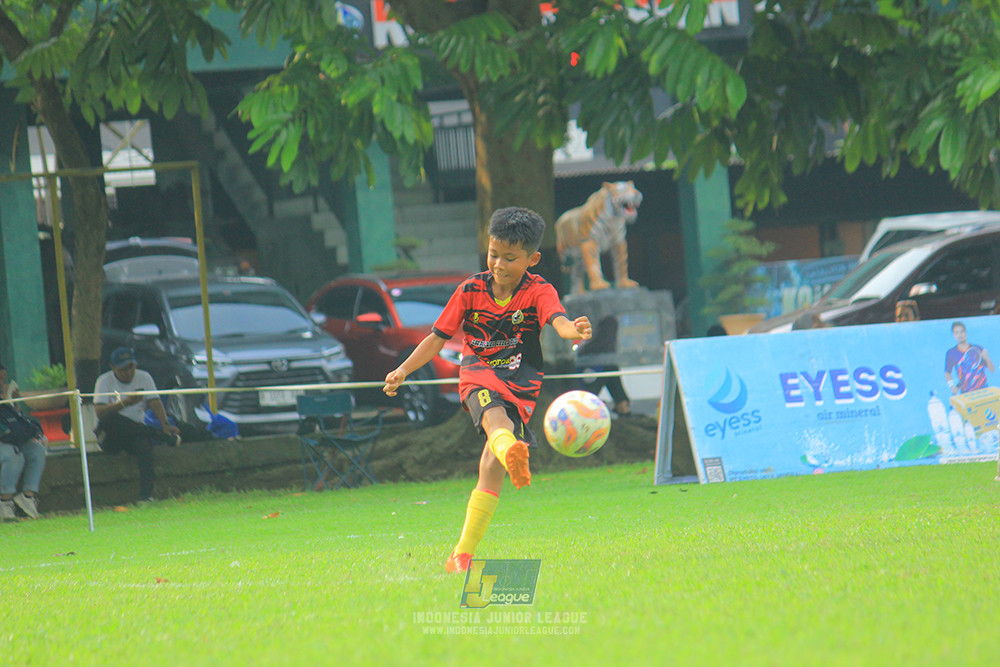 ijl u11 100526 jips soccer vs gagak muda
