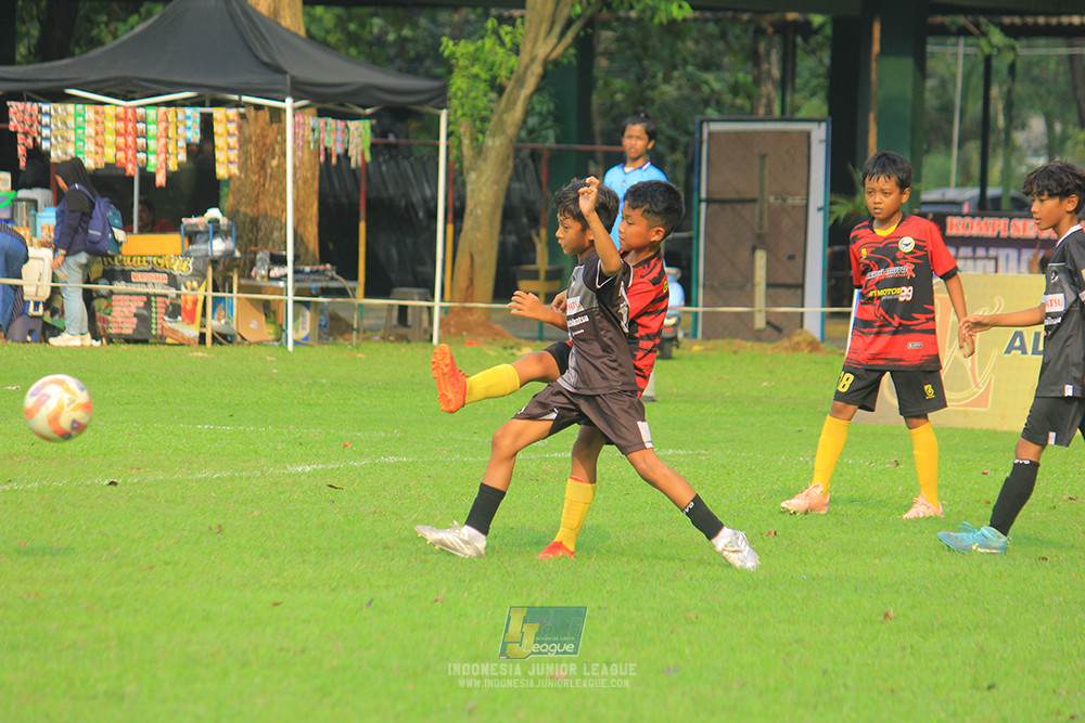 ijl u11 100526 jips soccer vs gagak muda