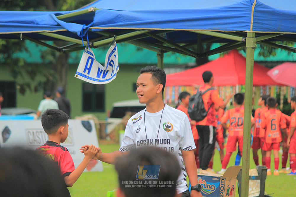 ijl u11 100526 jips soccer vs gagak muda