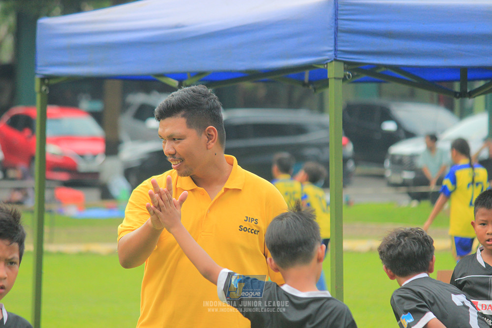 ijl u11 100526 jips soccer vs gagak muda