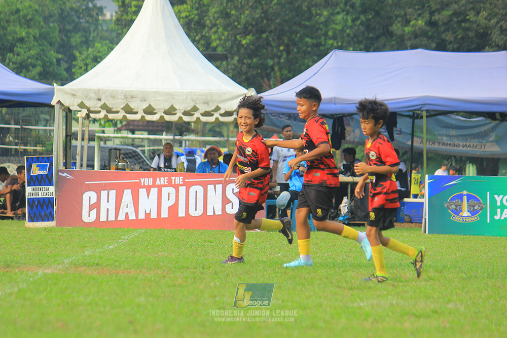 ijl u11 100526 jips soccer vs gagak muda