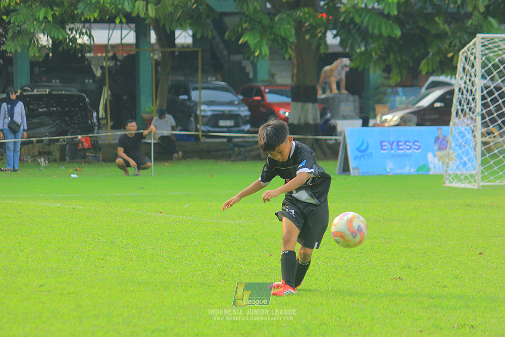 ijl u11 100526 jips soccer vs gagak muda