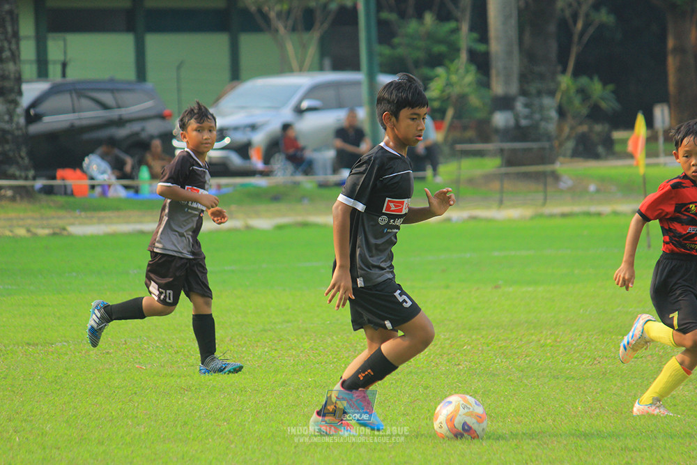 ijl u11 100526 jips soccer vs gagak muda