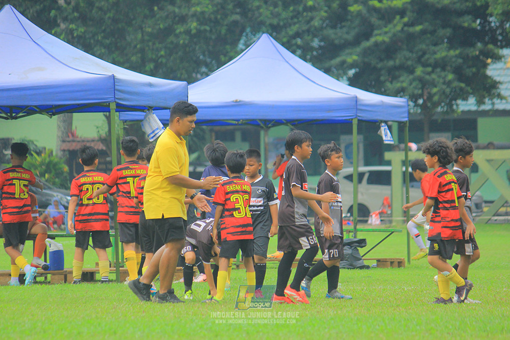 ijl u11 100526 jips soccer vs gagak muda
