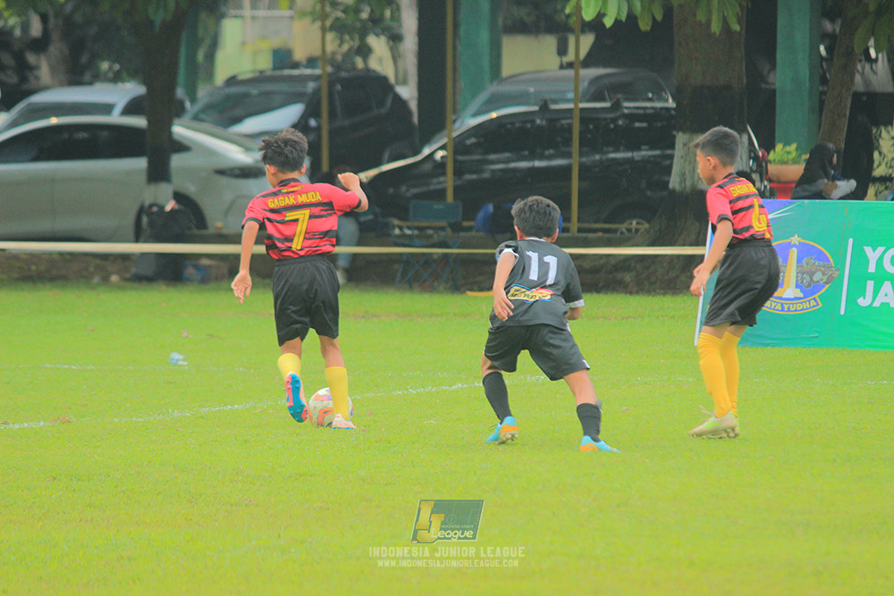ijl u11 100526 jips soccer vs gagak muda