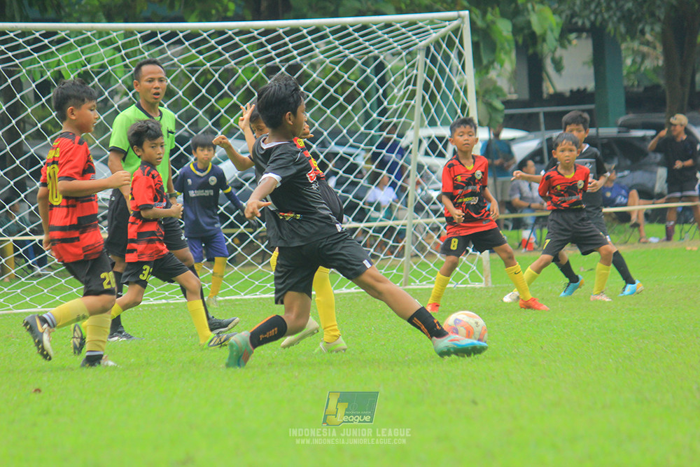ijl u11 100526 jips soccer vs gagak muda