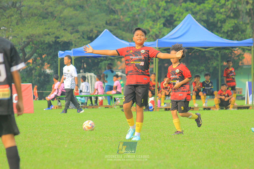 ijl u11 100526 jips soccer vs gagak muda