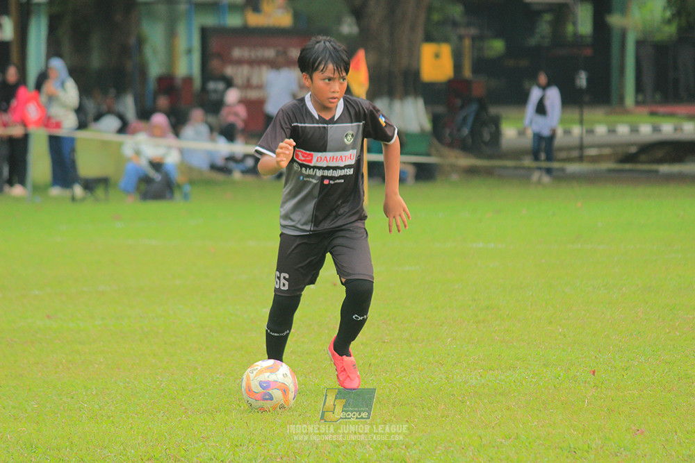 ijl u11 100526 jips soccer vs gagak muda