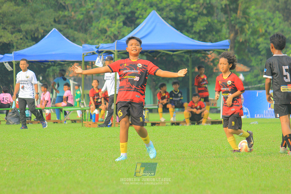 ijl u11 100526 jips soccer vs gagak muda