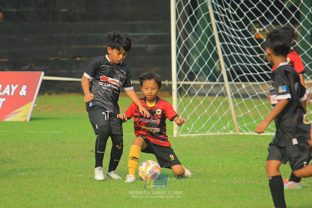 ijl u11 100526 jips soccer vs gagak muda