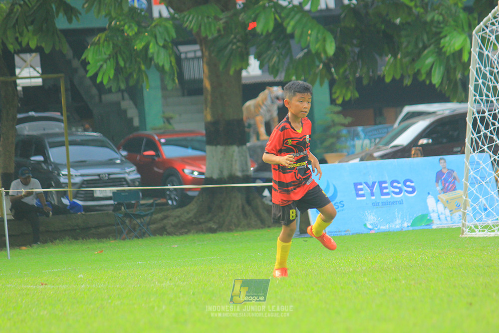 ijl u11 100526 jips soccer vs gagak muda