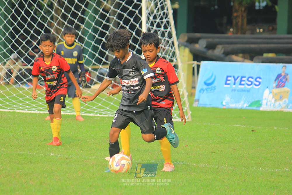 ijl u11 100526 jips soccer vs gagak muda