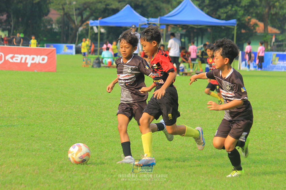 ijl u11 100526 jips soccer vs gagak muda