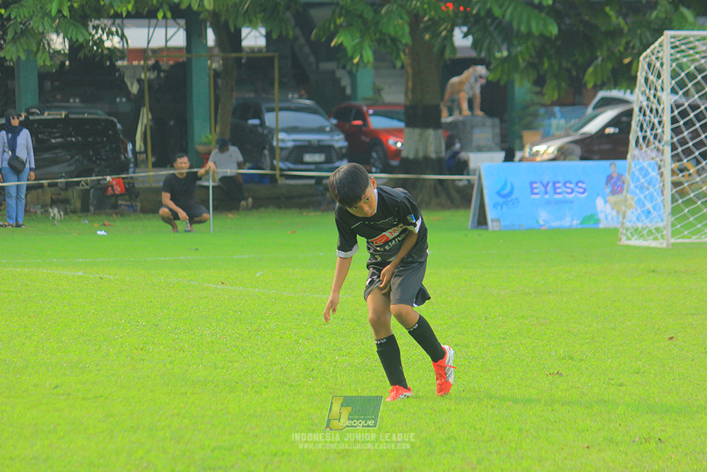 ijl u11 100526 jips soccer vs gagak muda