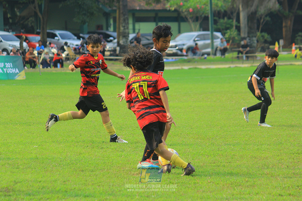 ijl u11 100526 jips soccer vs gagak muda