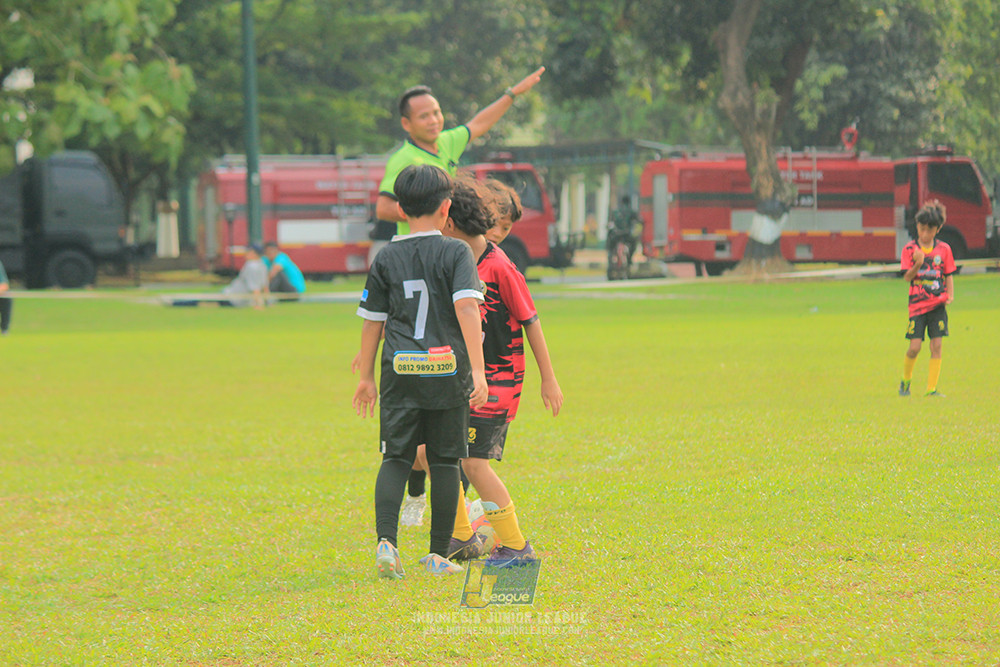 ijl u11 100526 jips soccer vs gagak muda