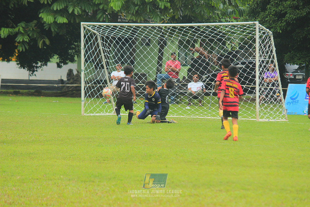 ijl u11 100526 jips soccer vs gagak muda