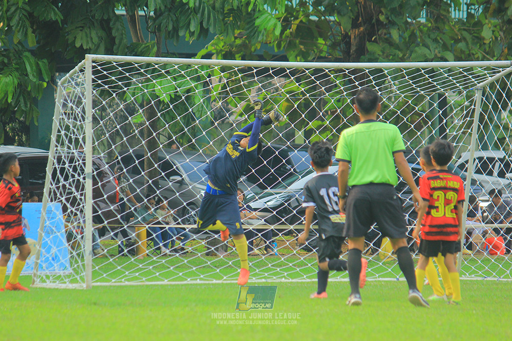 ijl u11 100526 jips soccer vs gagak muda