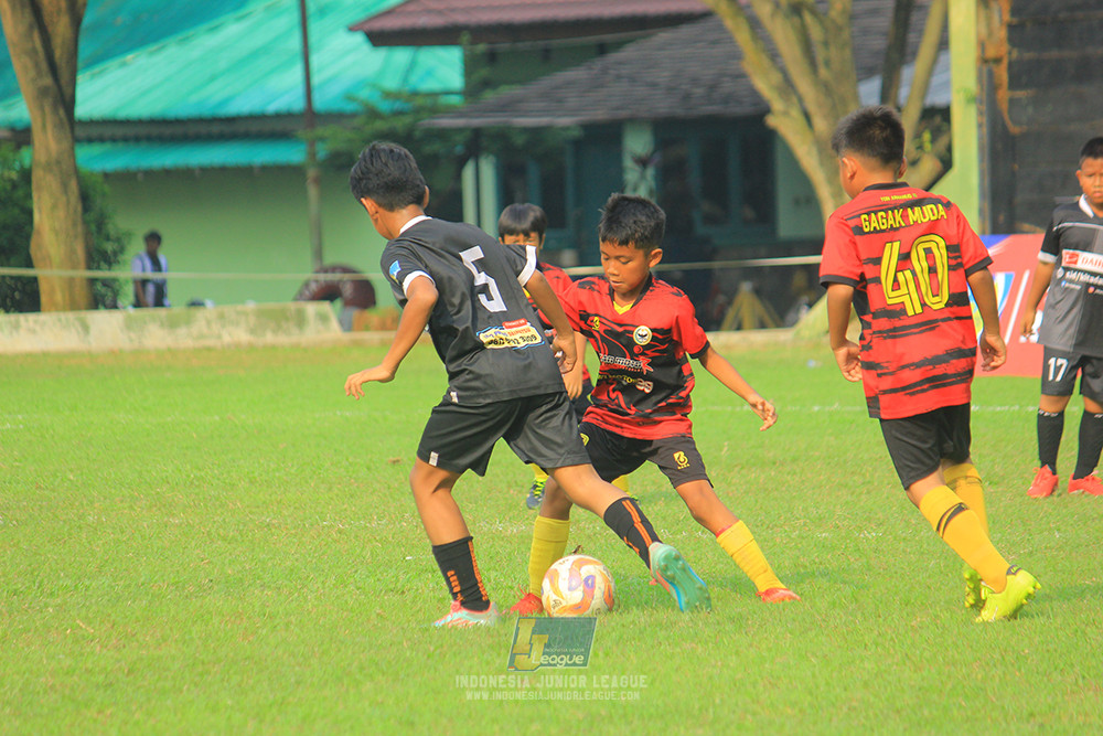 ijl u11 100526 jips soccer vs gagak muda