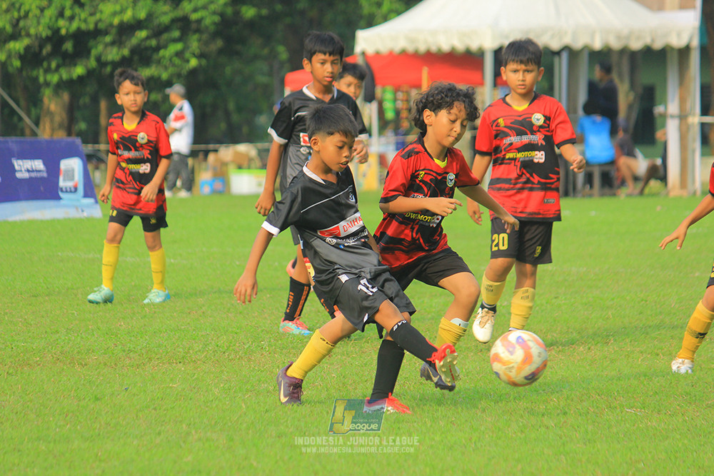 ijl u11 100526 jips soccer vs gagak muda
