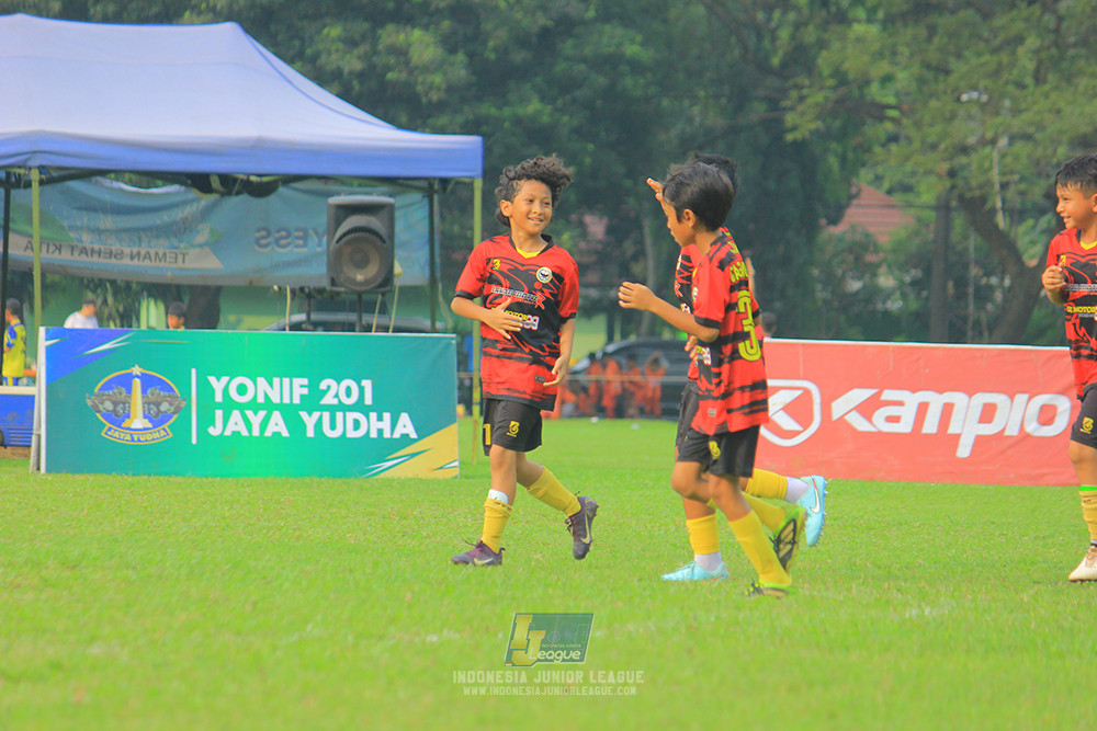 ijl u11 100526 jips soccer vs gagak muda