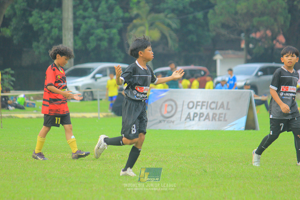 ijl u11 100526 jips soccer vs gagak muda