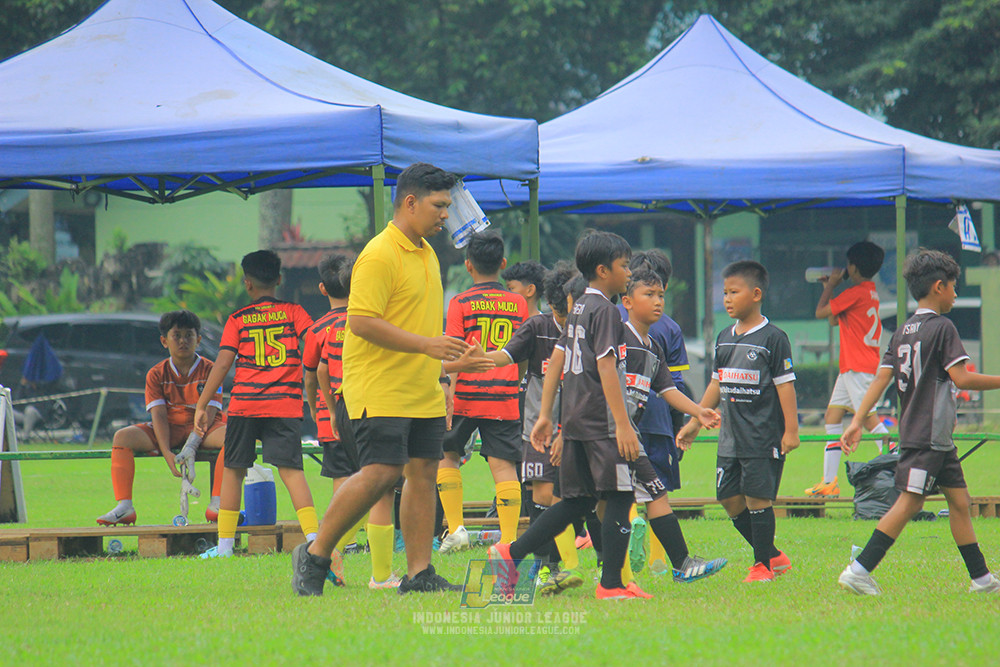 ijl u11 100526 jips soccer vs gagak muda