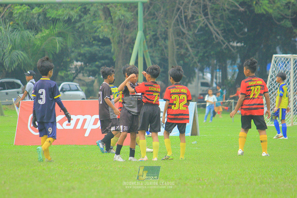 ijl u11 100526 jips soccer vs gagak muda