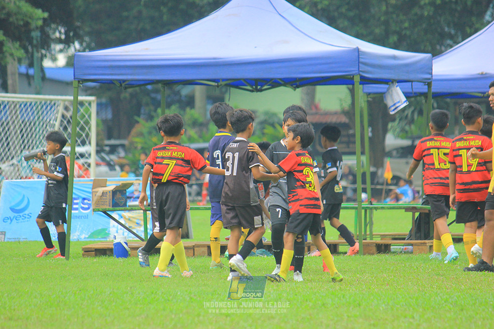 ijl u11 100526 jips soccer vs gagak muda