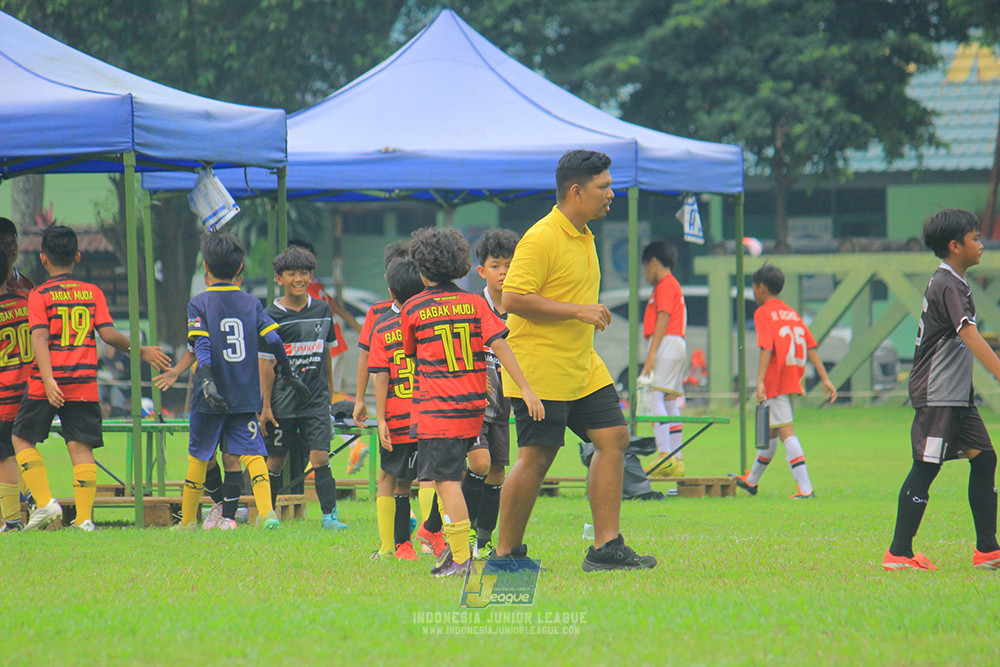 ijl u11 100526 jips soccer vs gagak muda