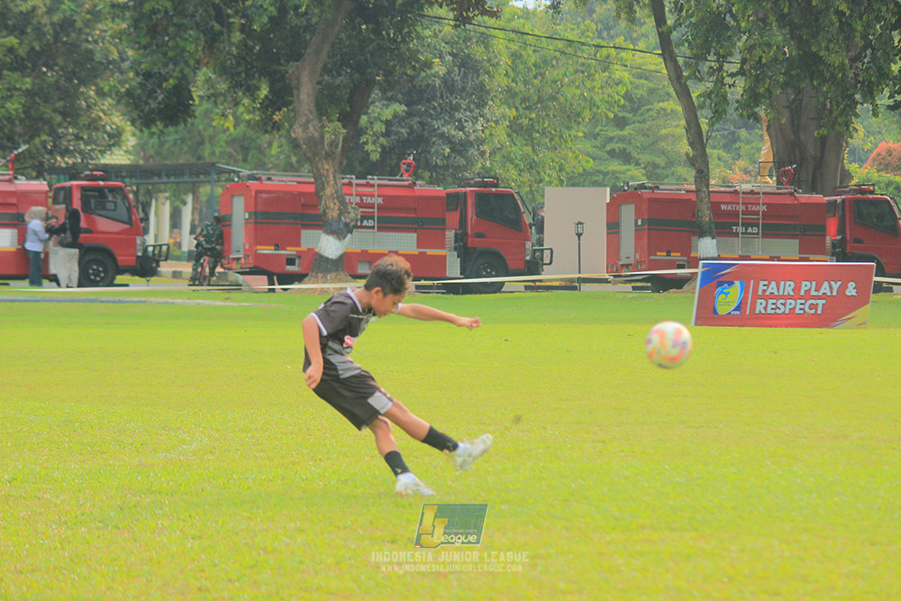 ijl u11 100526 jips soccer vs gagak muda