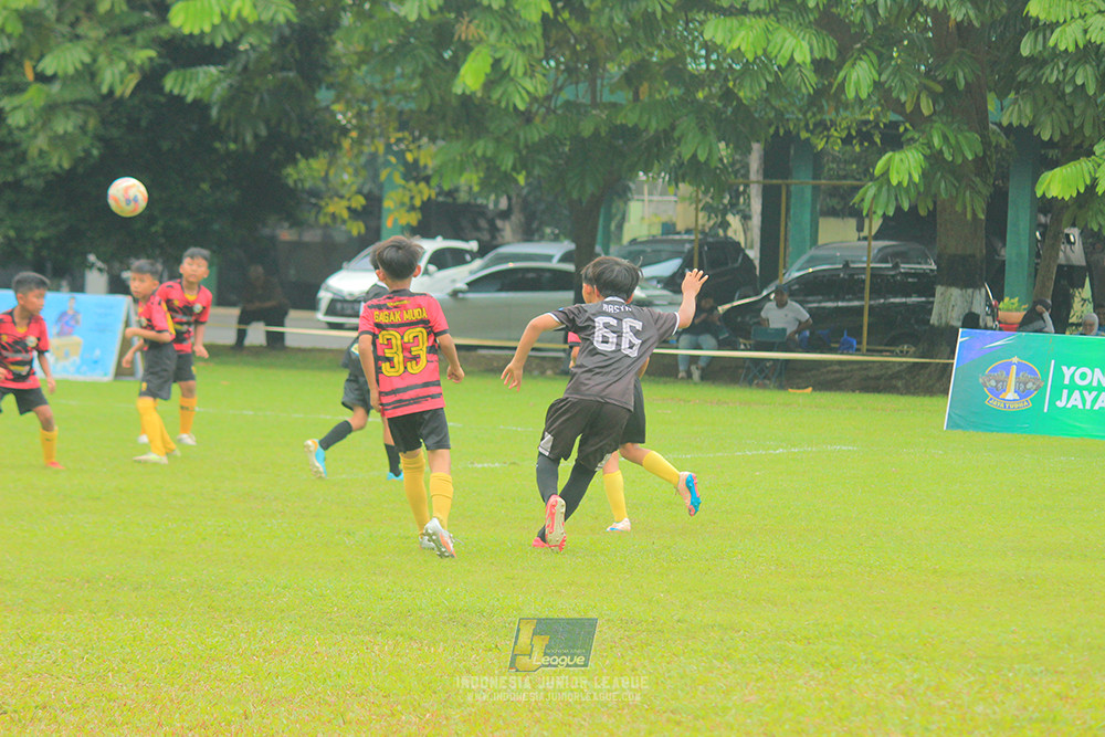 ijl u11 100526 jips soccer vs gagak muda