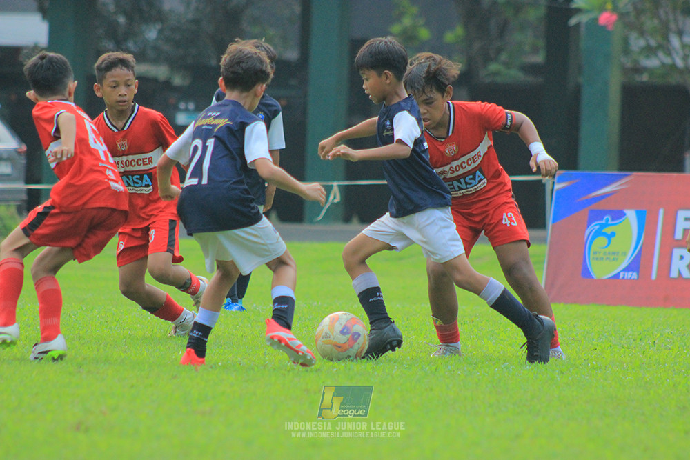ijl u11 100526 kids soccer family vs fff academy blue