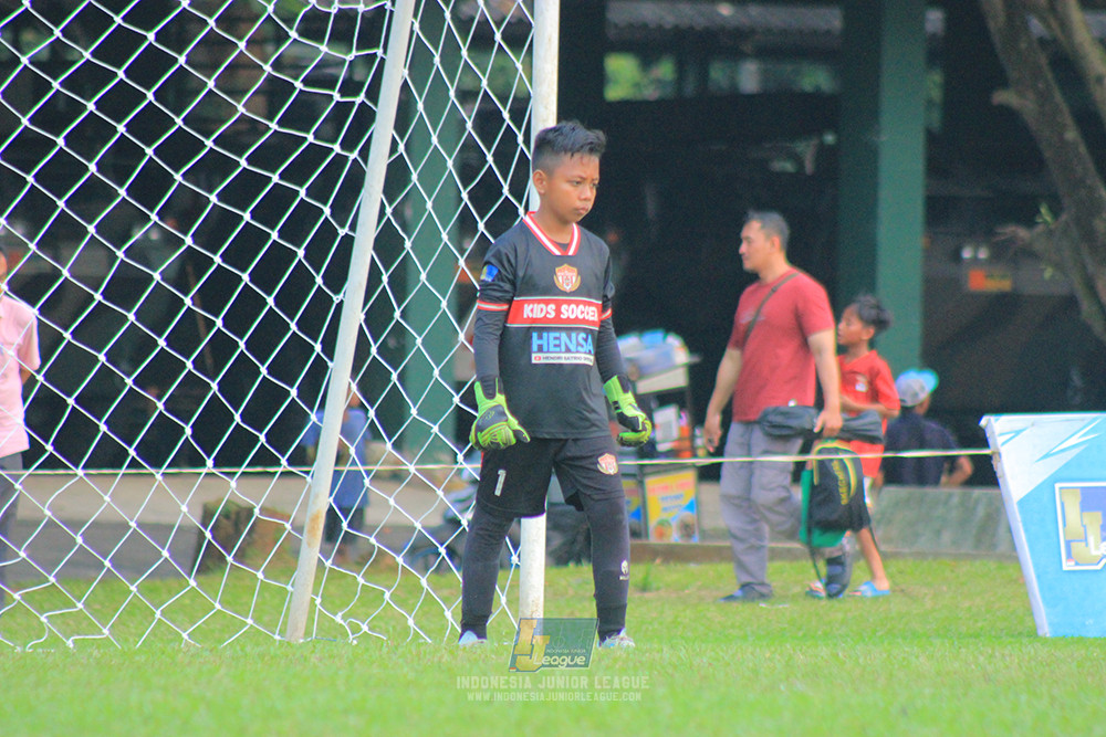 ijl u11 100526 kids soccer family vs fff academy blue