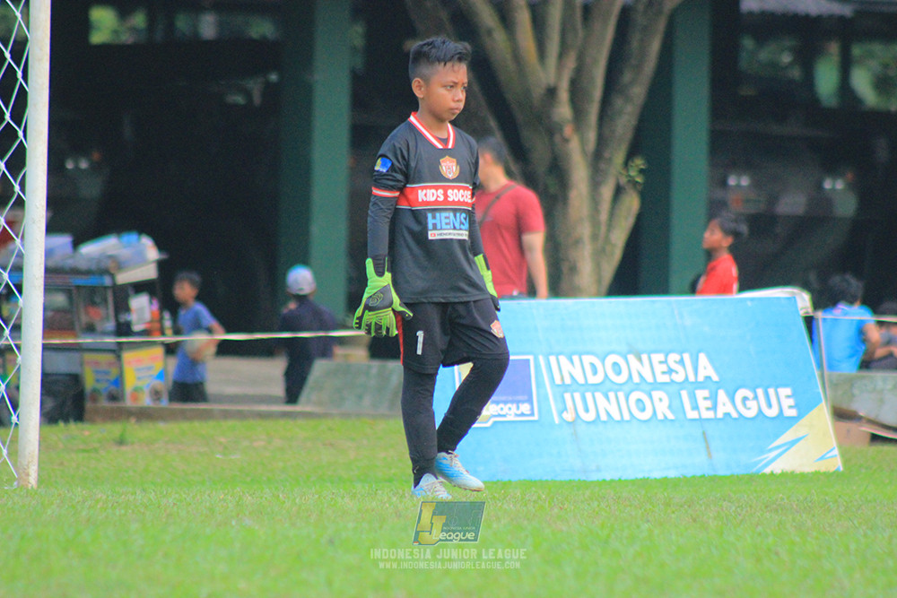 ijl u11 100526 kids soccer family vs fff academy blue