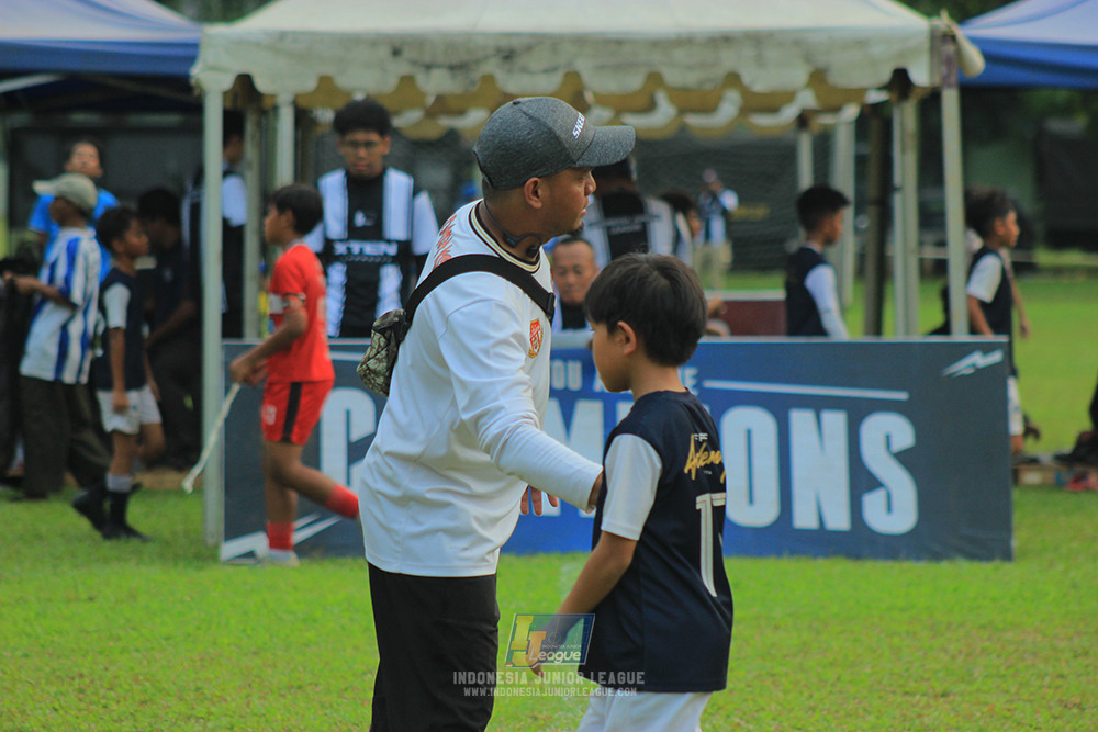 ijl u11 100526 kids soccer family vs fff academy blue