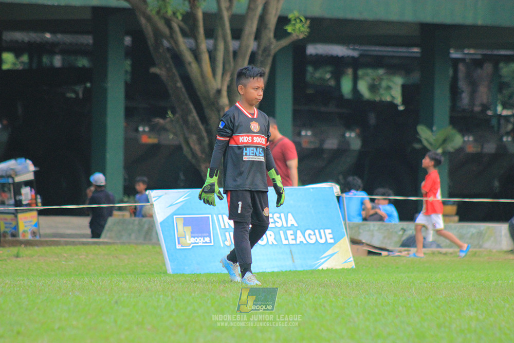 ijl u11 100526 kids soccer family vs fff academy blue