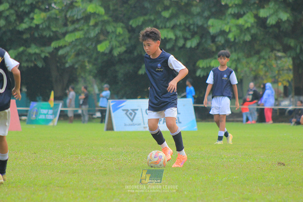 ijl u11 100526 kids soccer family vs fff academy blue