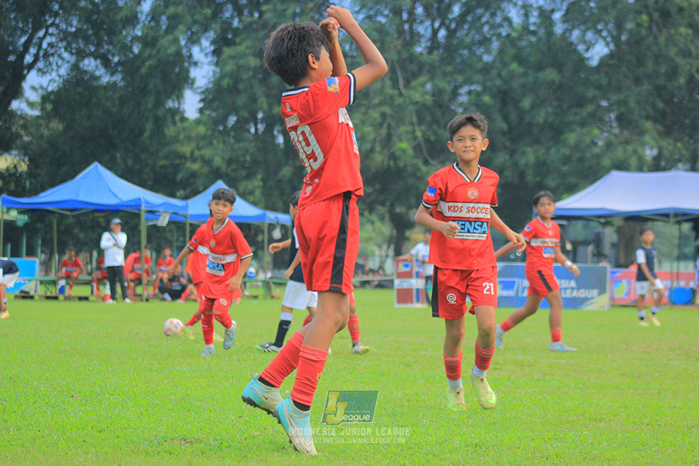 ijl u11 100526 kids soccer family vs fff academy blue