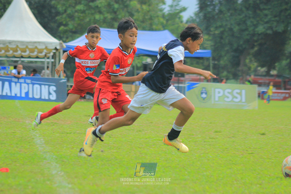 ijl u11 100526 kids soccer family vs fff academy blue