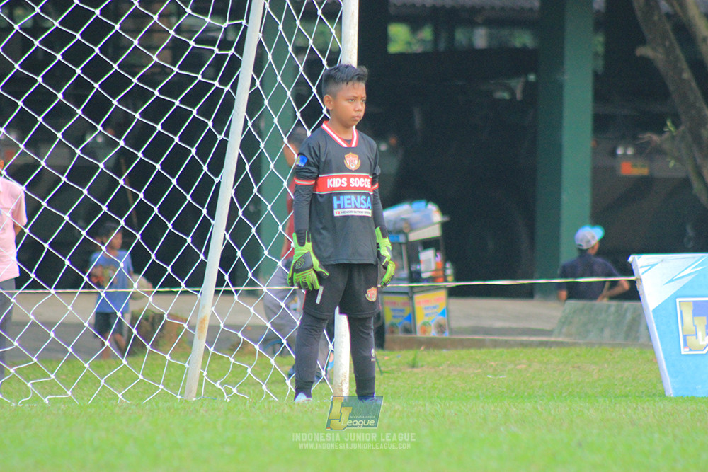 ijl u11 100526 kids soccer family vs fff academy blue